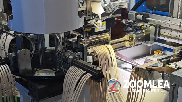 正凌智能化全自動密封圈粘接機(jī)設(shè)備：每10秒10條密封圈下線，看得見的經(jīng)濟(jì)效益